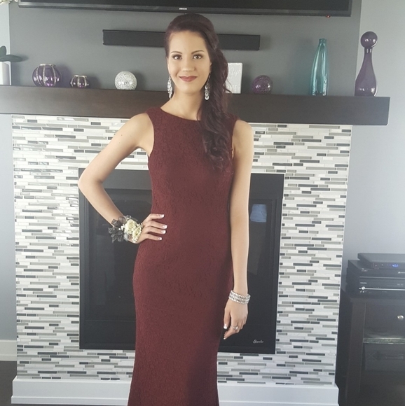 Lulus gorgeous long lace burgundy gown! - Picture 2 of 11
